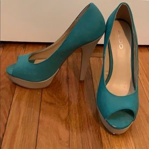 ALDO teal heels. Worn once. Size 8